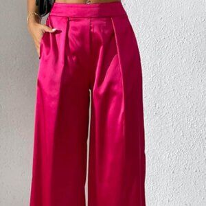 WDIRARA High-Waisted Flowy Elegant Pants - New Without Tags - Size M